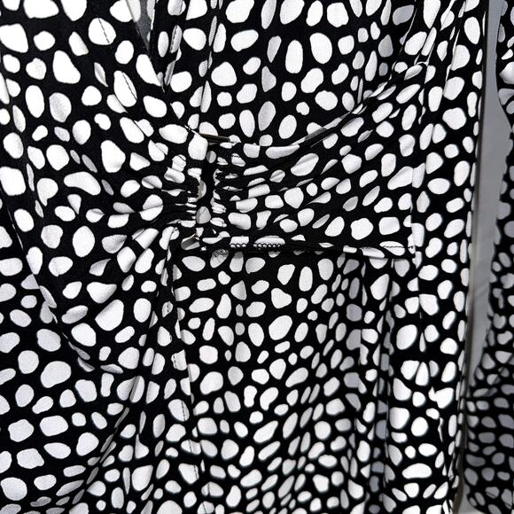 Tahari Womens Size XL Black White Dot Pattern Cross Front Long Sleeve Blouse - Picture 2 of 8